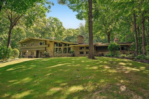 5880 Scenic Drive, West Bend, WI, 53095 | Card Image