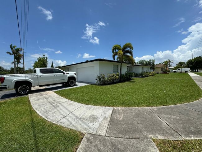 208 Nw 19th St, House other with 4 bedrooms, 3 bathrooms and null parking in Homestead FL | Image 5