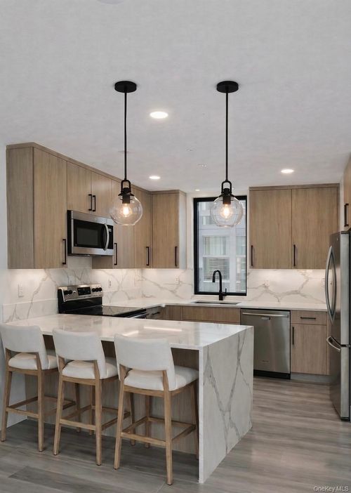 203-325 Manville Road, Mount Pleasant, NY, 10570 | Card Image