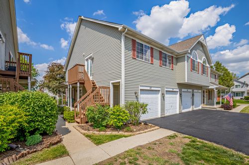0-127 Village Creek Dr, Lake In The Hills, IL, 60156-5601 | Card Image