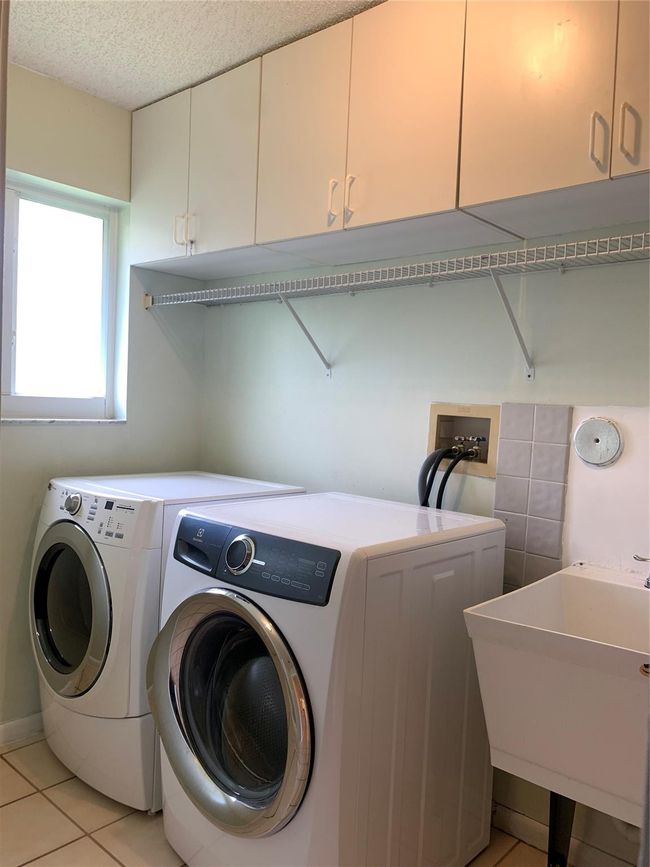 9840 Nw 28 Th Ct, House other with 4 bedrooms, 2 bathrooms and null parking in Coral Springs FL | Image 42