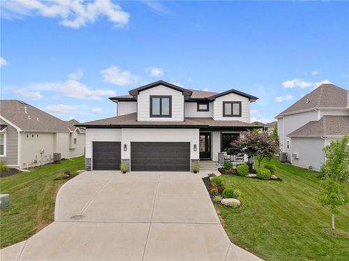 15297 172nd Pl, Olathe, KS, 66062-7508 | Card Image