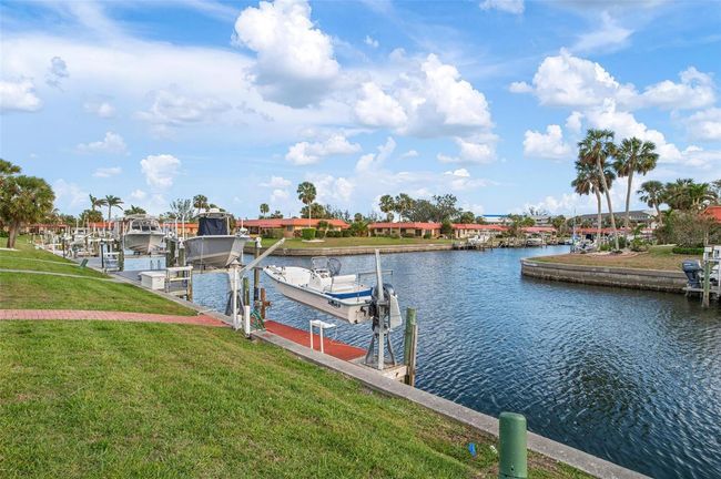 9527 Azure Cv, Condo with 3 bedrooms, 2 bathrooms and null parking in BRADENTON FL | Image 35