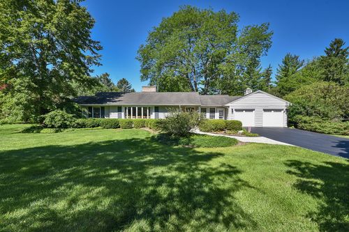 526 Inverway, Inverness, IL, 60067-4352 | Card Image