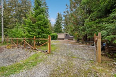 8388 Holly Lane, House other with 2 bedrooms, 2 bathrooms and null parking in Maple Falls WA | Image 3