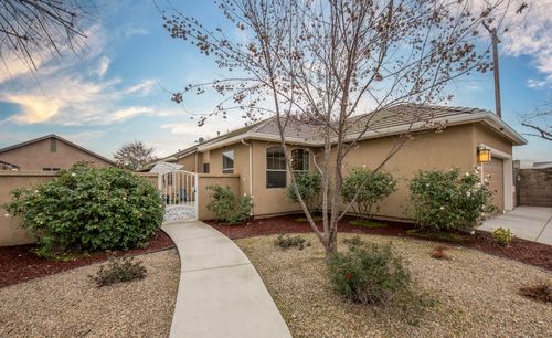 352 S Wind Ct, Visalia, CA, 93292-7732 | Card Image