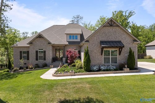 63 Natures Ridge Way Se, Huntsville, AL, 35803-3842 | Card Image