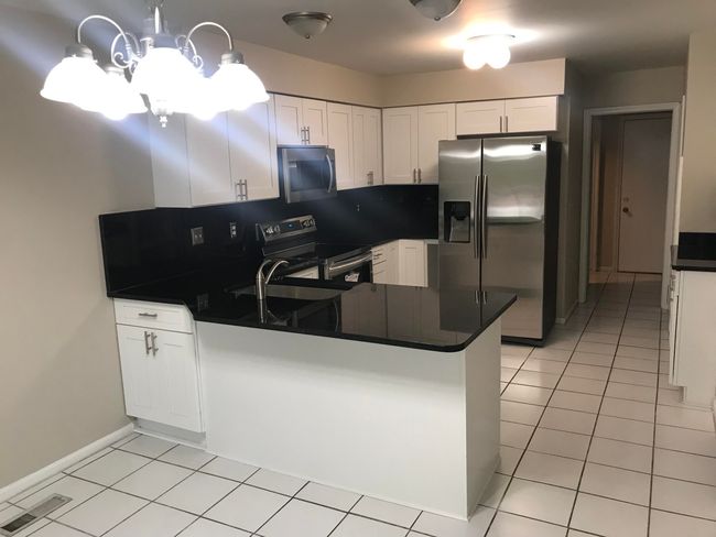 1885 Chipping Way, Condo with 4 bedrooms, 3 bathrooms and null parking in Bloomfield Hills MI | Image 8