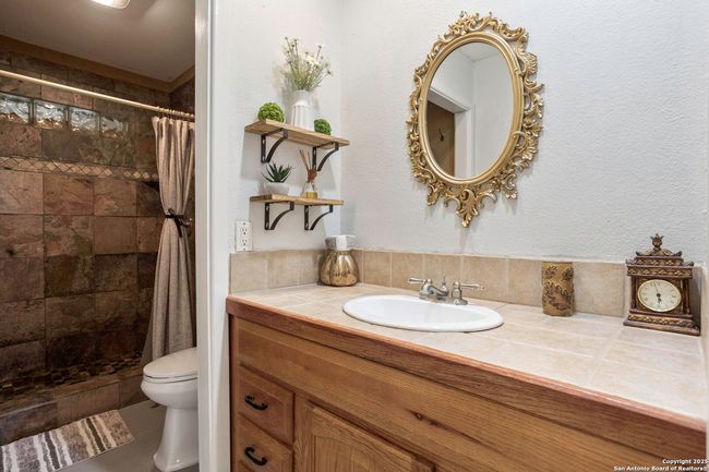 18218 Scenic Loop Rd, House other with 3 bedrooms, 2 bathrooms and null parking in Helotes TX | Image 14