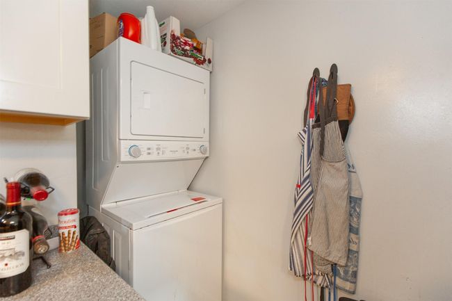 Upstairs Unit | Image 11