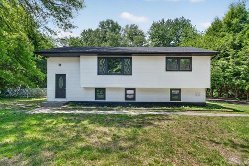 15 Whiteford Dr, Pleasant Valley, NY, 12569-7920 | Card Image