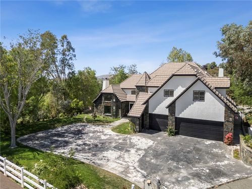 16161 Sky Ranch Rd, Canyon Country, CA, 91387-3659 | Card Image