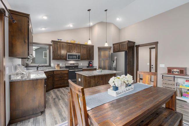 08-Dining to Kitchen.jpg | Image 7