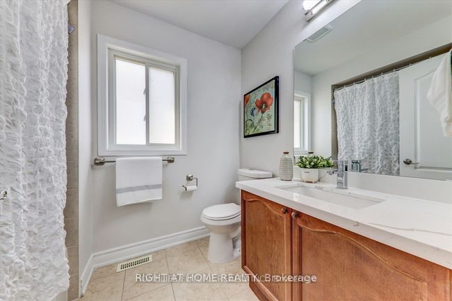 5 Hollier Dr, House attached with 3 bedrooms, 3 bathrooms and 1 parking in Ajax ON | Image 18