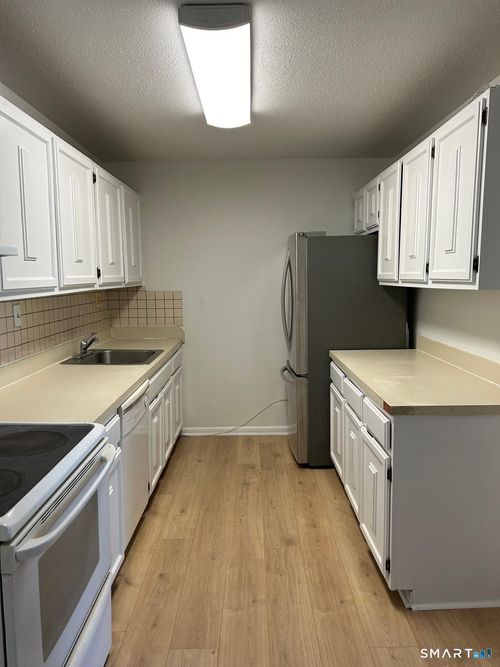 apt-c1-90 Kane St, West Hartford, CT, 06119-2114 | Card Image