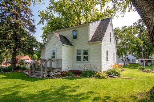 711 Lakeview St, Lake Lillian, MN, 56253-9572 | Card Image