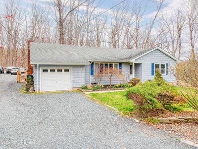 260 Sweetmans Lane, House other with 3 bedrooms, 2 bathrooms and null parking in Millstone NJ | Image 2