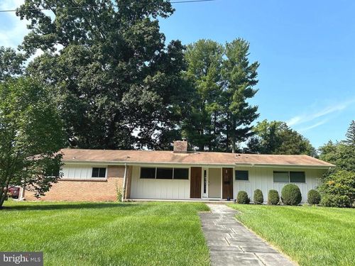 28 Pardoe Rd, Princeton, NJ, 08540-2627 | Card Image