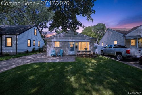 7936 Weddel St, Taylor, MI, 48180-2643 | Card Image