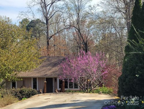 8-6164 N Knoll Pl, Hickory, NC, 28601-9479 | Card Image