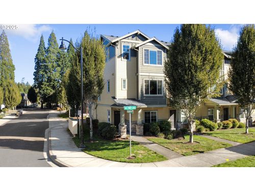 194 Ne 78th Ave, Hillsboro, OR, 97006-6879 | Card Image