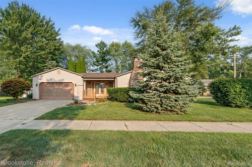 5315 Plymouth St, Sterling Heights, MI, 48310-6637 | Card Image