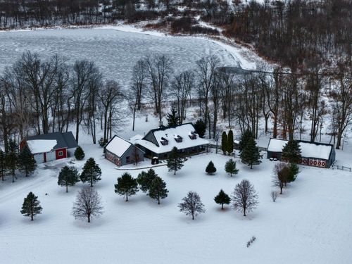 11445 F Dr S, Ceresco, MI, 49033-8704 | Card Image