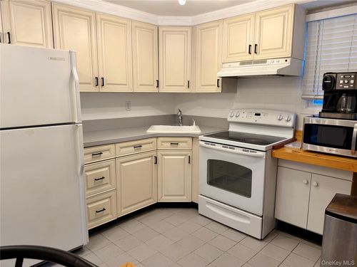 509 8th Ave, E Northport, NY, 11731-2123 | Card Image