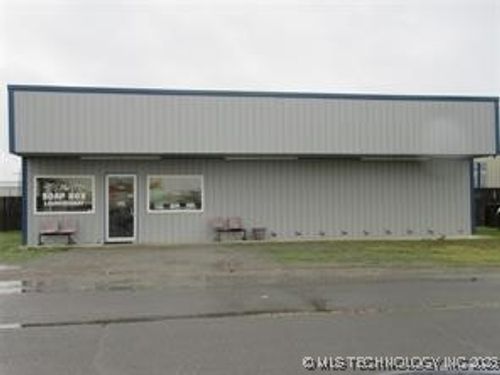 609 E Main St, Quinton, OK, 74561 | Card Image