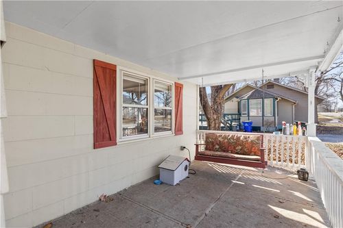 805 Rhodes Ave, Grandview, MO, 64030-2352 | Card Image