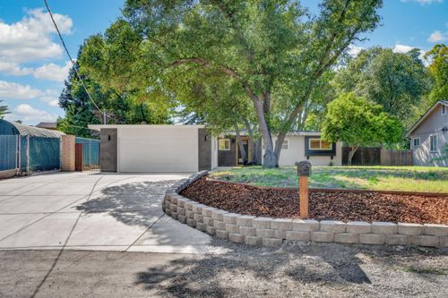 8420 Lakeland Dr, Granite Bay, CA, 95746-9555 | Card Image