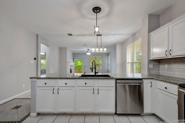 1947 Walter Raleigh, House other with 4 bedrooms, 2 bathrooms and null parking in Windcrest TX | Image 8