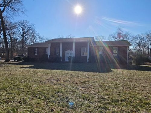 1501 Hillwood Cir, Lafayette, TN, 37083-2205 | Card Image