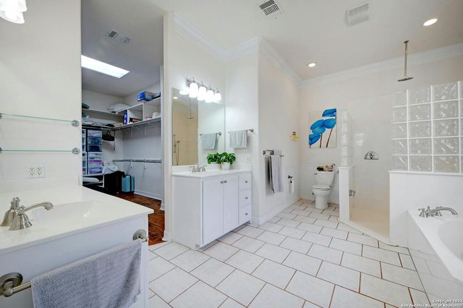 286 Thoroughbred Ln, House other with 3 bedrooms, 2 bathrooms and null parking in Spring Branch TX | Image 16