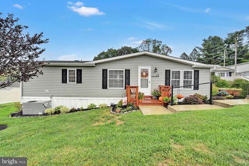 13 Forsynthia Ln, GLENMOORE, PA, 19343-1127 | Card Image