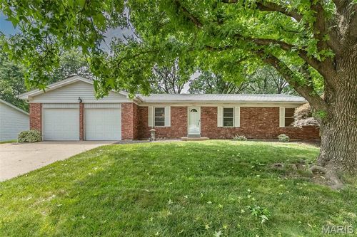 611 Amber Jack Dr, Ballwin, MO, 63021-5015 | Card Image