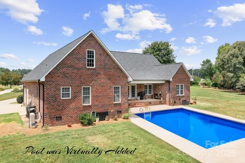 4380 Woodsbury Ln, Lincolnton, NC, 28092-7600 | Card Image