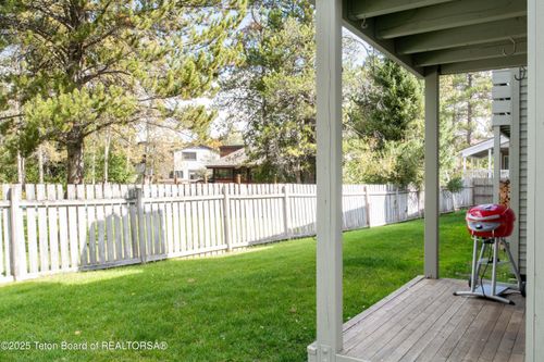 1-1-1-3946 S Lake Creek Dr, Wilson, WY, 83014-9500 | Card Image