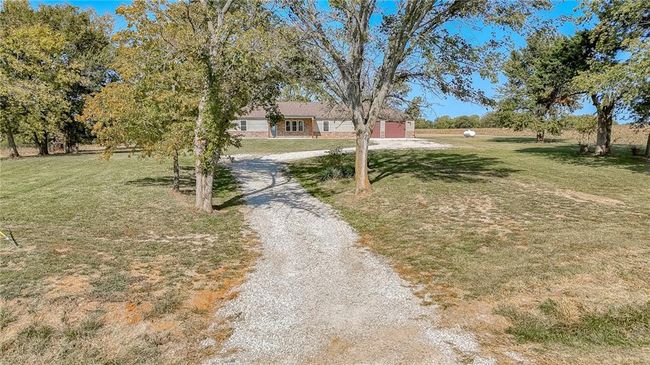 View of front of property featuring a front yard | Image 54