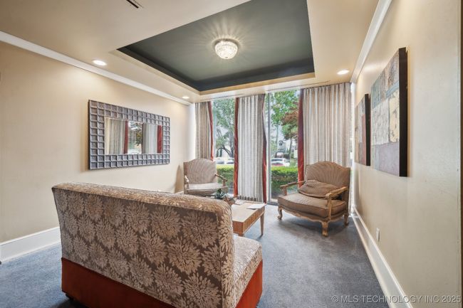 Lounge Area in 450 Building | Image 28