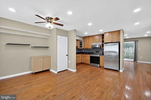 680 Azalea Dr, ROCKVILLE, MD, 20850-2003 | Card Image