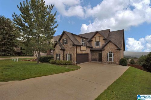 8613 Highlands Dr, TRUSSVILLE, AL, 35173-3821 | Card Image