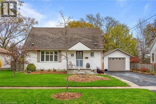 7 Northalaton St, Brantford, ON, N3R2B3 | Card Image