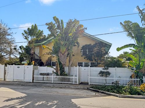 b-201 S Swinton Ave, Delray Beach, FL, 33444-3692 | Card Image