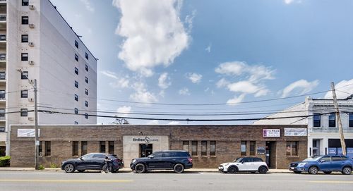 21-15-21 School St, Quincy, MA, 02169-6666 | Card Image