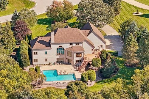 W295S5349 Holiday Oak Drive, Genesee, WI, 53189 | Card Image