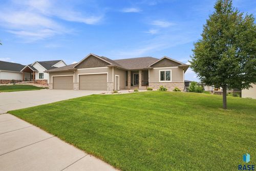 7304 E Donnelly Dr Drive, Sioux Falls, SD, 57110 | Card Image