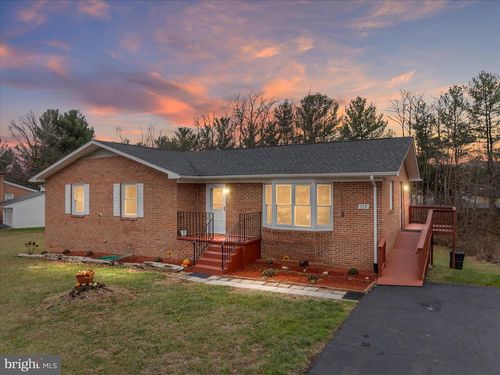 113 Williamson Rd, WINCHESTER, VA, 22602-7404 | Card Image