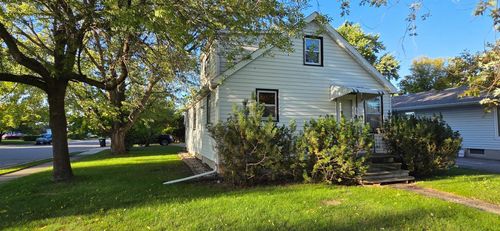 1121 9th Ave, International Falls, MN, 56649-2807 | Card Image