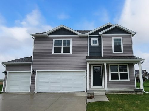 812 2nd Street Ne, Altoona, IA, 50009 | Card Image